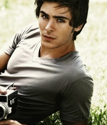Zac Efron 5c683fbebe570.jpg