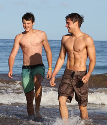 Zac Efron 5c683fcd39340.jpg