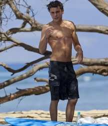 Zac Efron 5c683fd9ab0c4.jpg