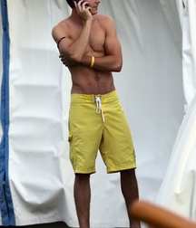 Zac Efron 5c683fdbce84e.jpg