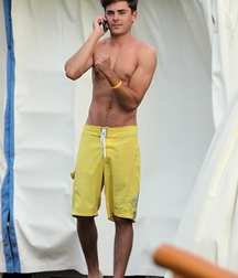 Zac Efron 5c683fddee925.jpg