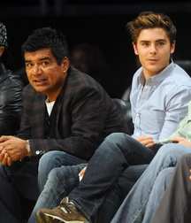 Zac Efron 5c683fe465b88.jpg