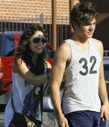 Zac Efron 5c6840076e487.jpg