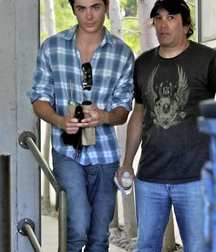 Zac Efron 5c68400abe01c.jpg