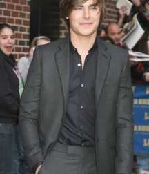 Zac Efron 5c684015671e7.jpg