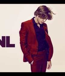 Zac Efron 5c68401783511.jpg