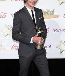 Zac Efron 5c68401ebf8b1.jpg