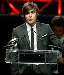 Zac Efron 5c68401fd1120.jpg