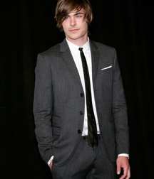 Zac Efron 5c68402306d27.jpg