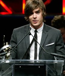 Zac Efron 5c684025458a1.jpg