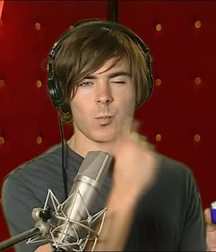 Zac Efron 5c68403045612.jpg