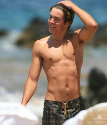 Zac Efron 5c6840539c801.jpg