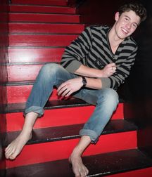Shaun Mendes for Flaunt Magazine 5c6cb01a061a1.jpg