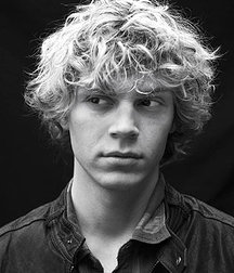 Evan Peters 5c6fac33b2c7d.jpg