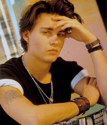 Young Johnny Depp 5c75e0f938e6f.jpg