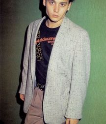 Young Johnny Depp 5c75e11989160.jpg