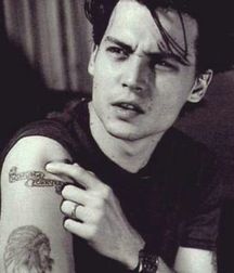 Young Johnny Depp 5c75e11aefb8d.jpg