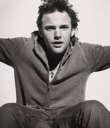 More Brad Renfro 5c75e1b90e959.jpg