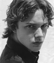 More Brad Renfro 5c75e1bc6f811.jpg