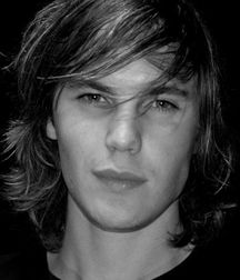 Taylor Kitsch 5c93d66f870e2.jpg
