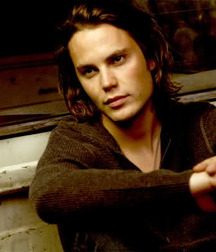 Taylor Kitsch 5c93d68495084.jpg