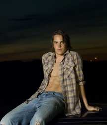 Taylor Kitsch 5c93d6890d4c5.jpg