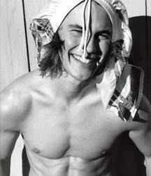 Taylor Kitsch 5c93d6aac9180.jpg