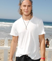 Taylor Kitsch 5c93d6af80a7a.jpg