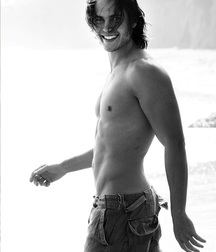Taylor Kitsch 5c93d6be7ae56.jpg