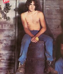 Matt Dillon 5c93d7c96a045.jpg
