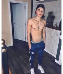 Survet & tess 5d9093f31fc8e.jpg