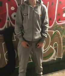 Survet & Tess 3 5dbe8db2c3f28.jpg