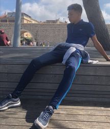 Survet & Tess 3 5dbe8dcb00d9f.jpg