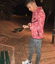 Survet & Tess 3 5dbe8dd797ff7.jpg