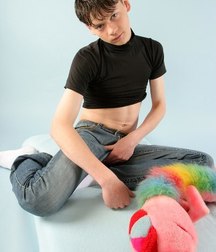 Alex  5de2b1fec1cf8.jpg