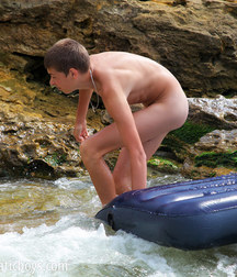 Alex Oliver  5de4cd74750bf.jpg