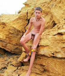 Alex Oliver  5de4ce1929da9.jpg