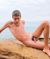 Alex Oliver  5de4d04cb94dd.jpg