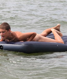 Alex Oliver  5de4d406396a2.jpg