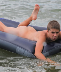 Alex Oliver  5de4d4082235d.jpg