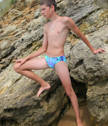 Alex Oliver  5de4d4838ff59.jpg