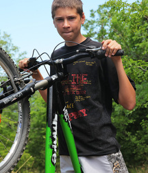 Alex Oliver  5de4d803da2aa.jpg