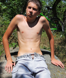 Alex Oliver  5de4d8156aace.jpg