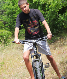 Alex Oliver  5de4d86bb0783.jpg