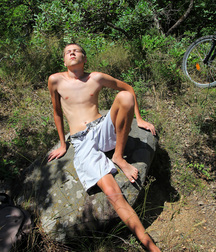 Alex Oliver  5de4d870285ca.jpg