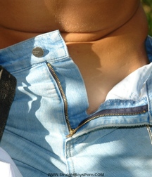 Alex Outdoors 5de4db4fef621.jpg