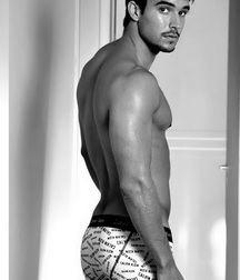faz a pose 5cd88bf2dd120.jpg