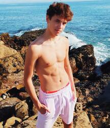 Gay Tube Solo & Twink Shirtless 5f83a181b2da9.jpg