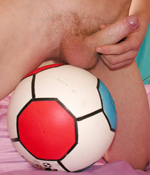 Zoom taping some dude's ass, butterflys 5e2cabf3a1f2d.jpg