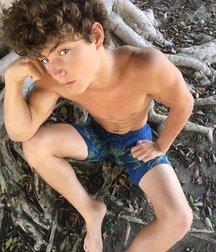 Hot Twinks Posing and With Couples